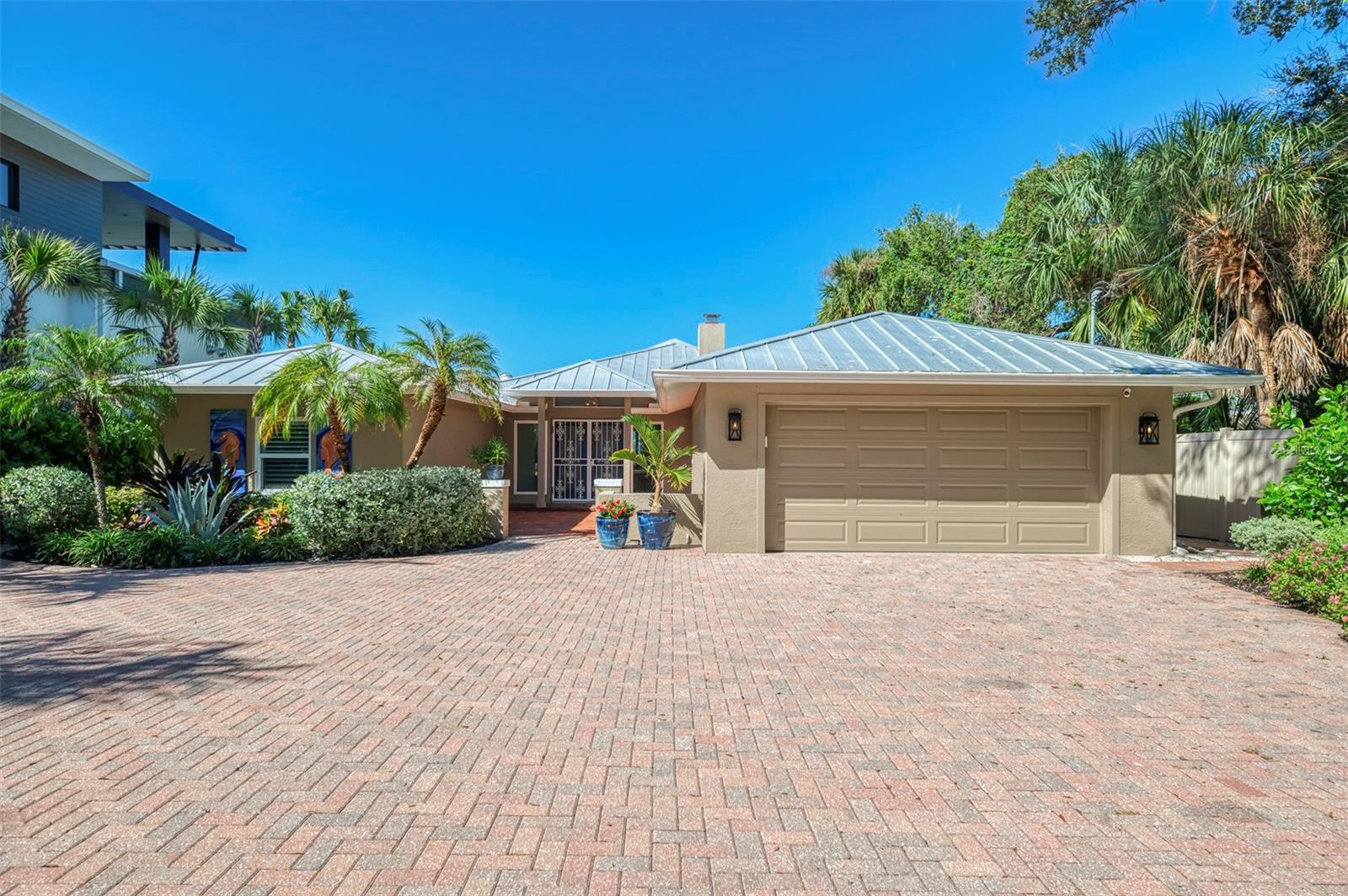 3931 BAY SHORE RD - Photo 1
