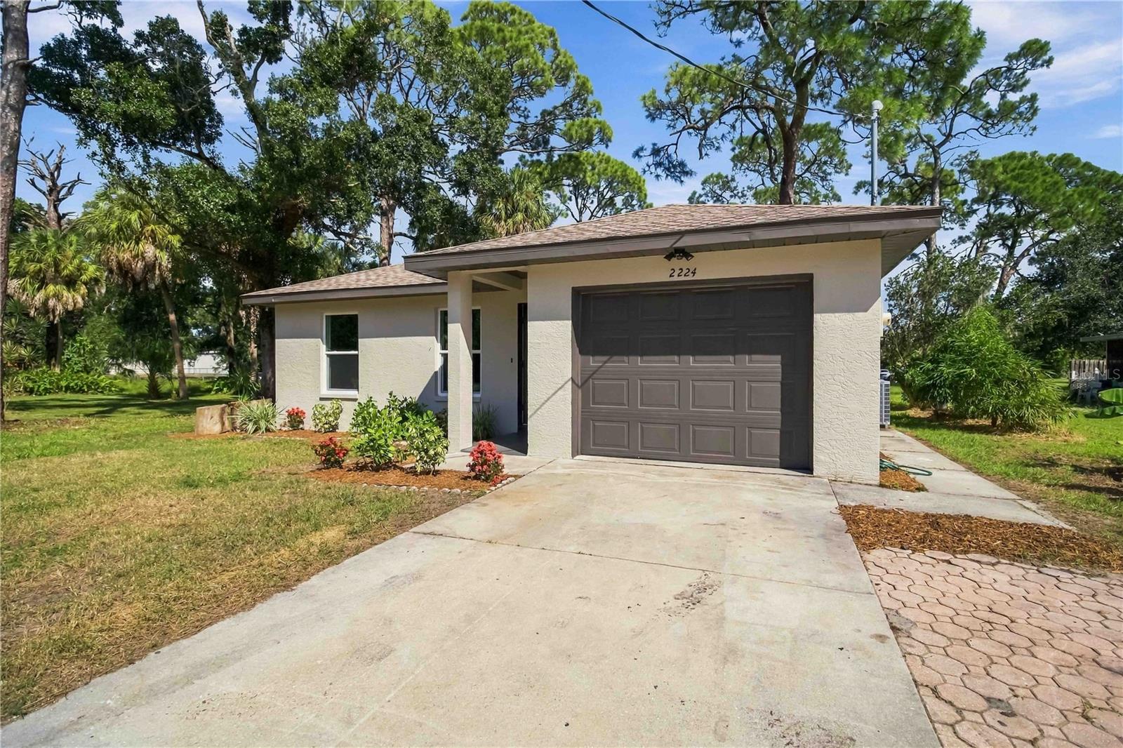 2224 33RD AVENUE DR W - Photo 1
