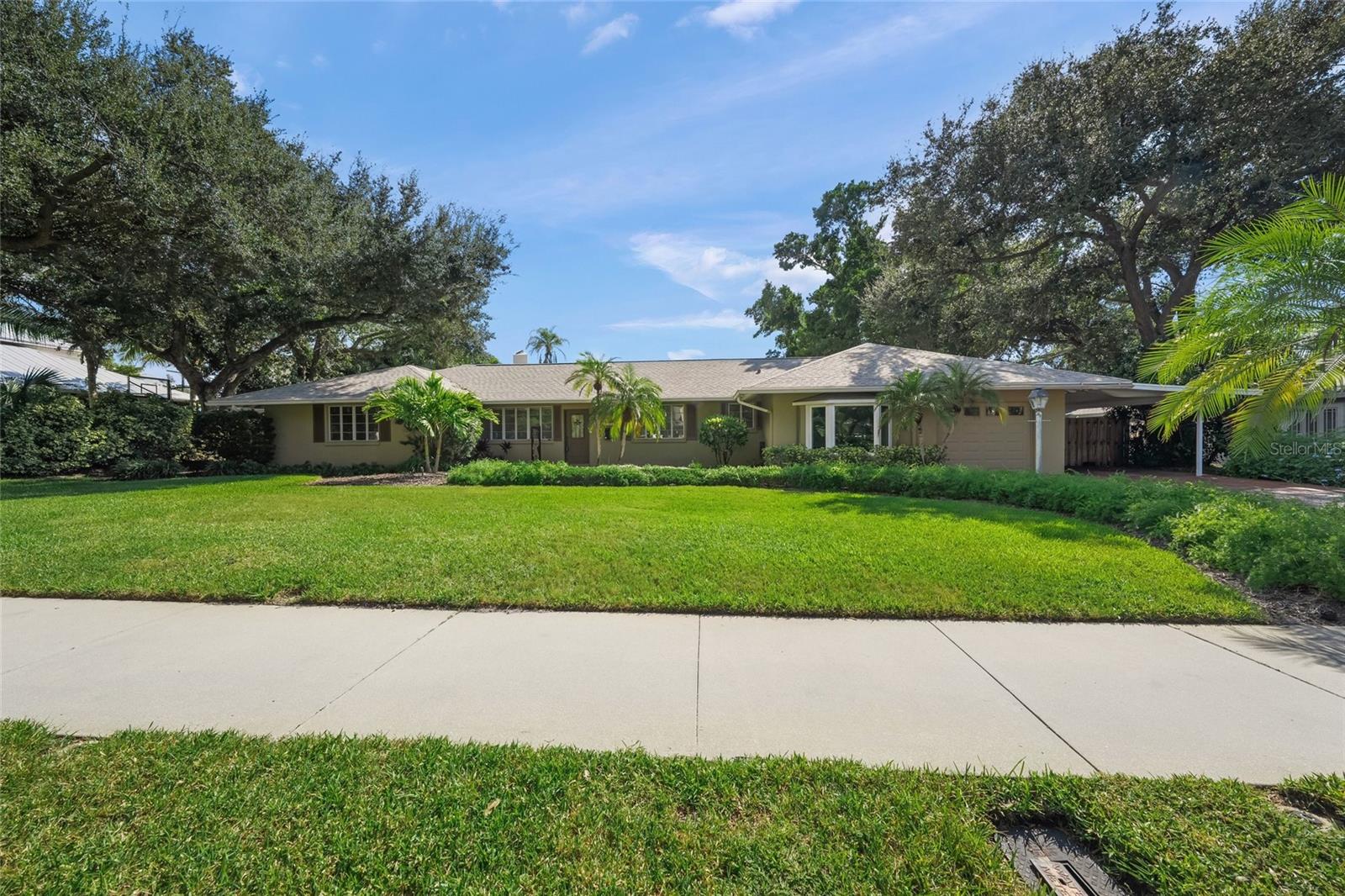 1714 SOUTH DR - Photo 1