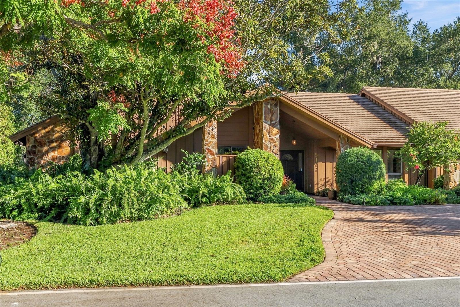 5122 KESTRAL PARK S - Photo 1