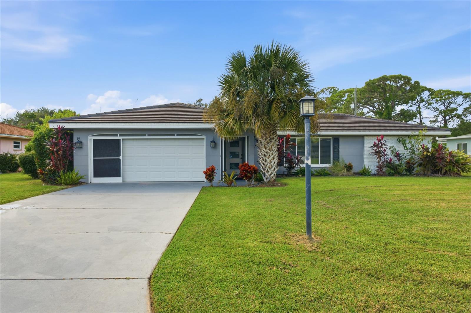 204 MONET DR - Photo 1
