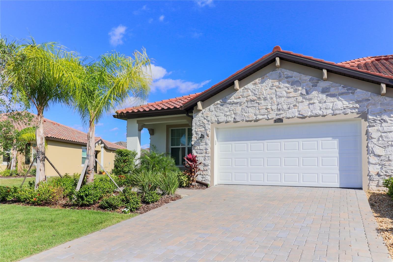 2501 AVOLET CT - Photo 1