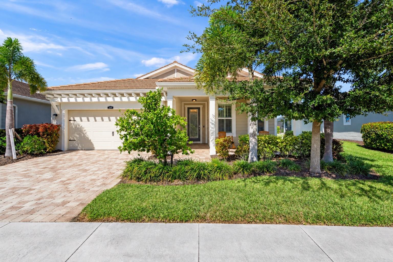 5890 LONG SHORE LOOP - Photo 1