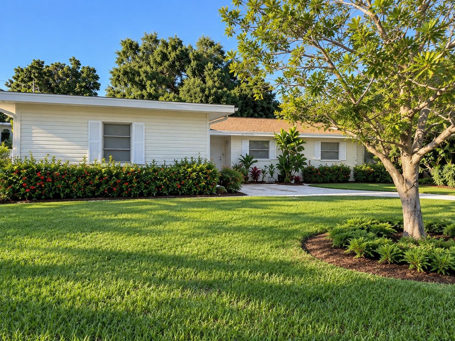 2474 CLEMATIS ST - Photo 1