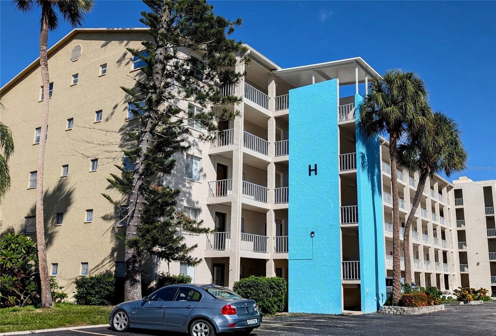 3779 LAKE BAYSHORE DR #H-402 - Photo 1