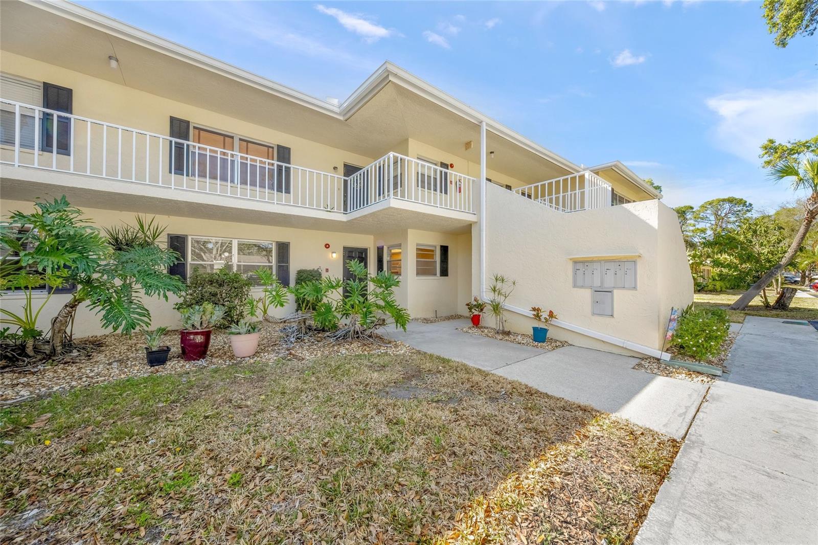 7860 PALM AIRE LN #105 - Photo 1