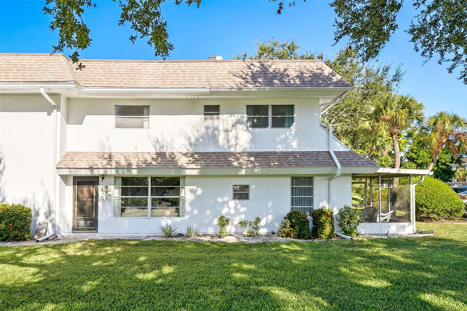 597 SUTTON PL - Photo 1