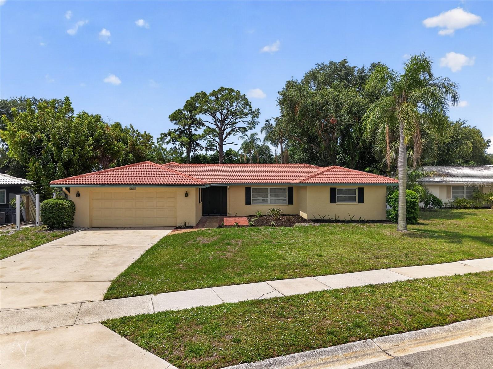 2508 CARDWELL WAY - Photo 1