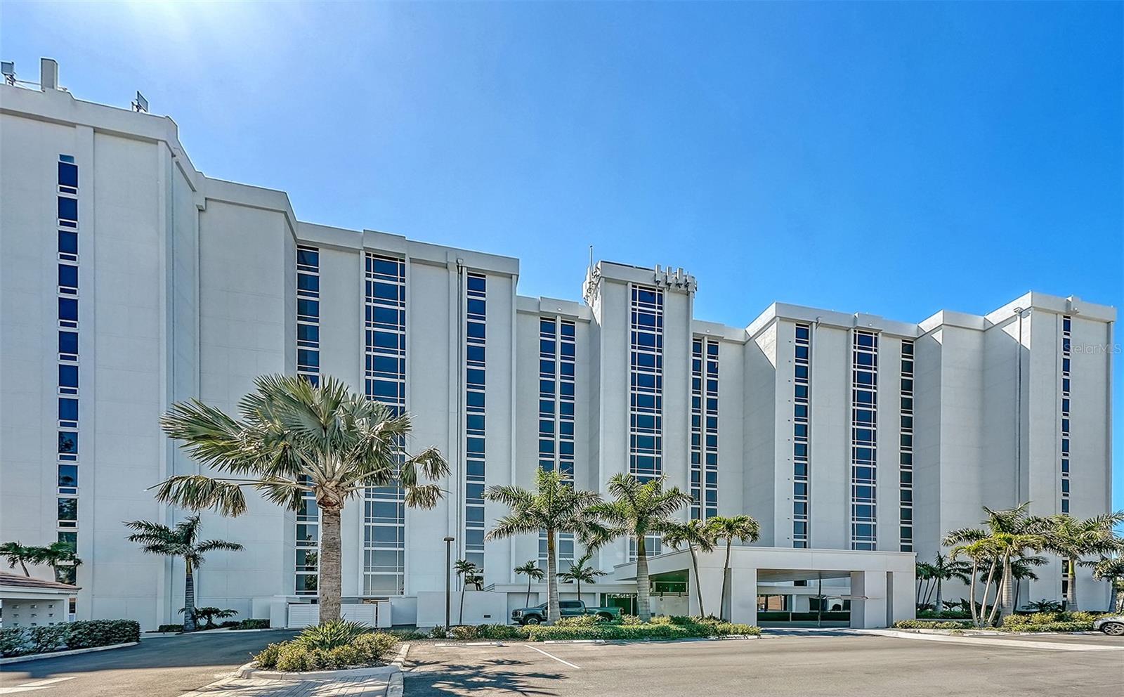 2425 GULF OF MEXICO DR #1E - Photo 1