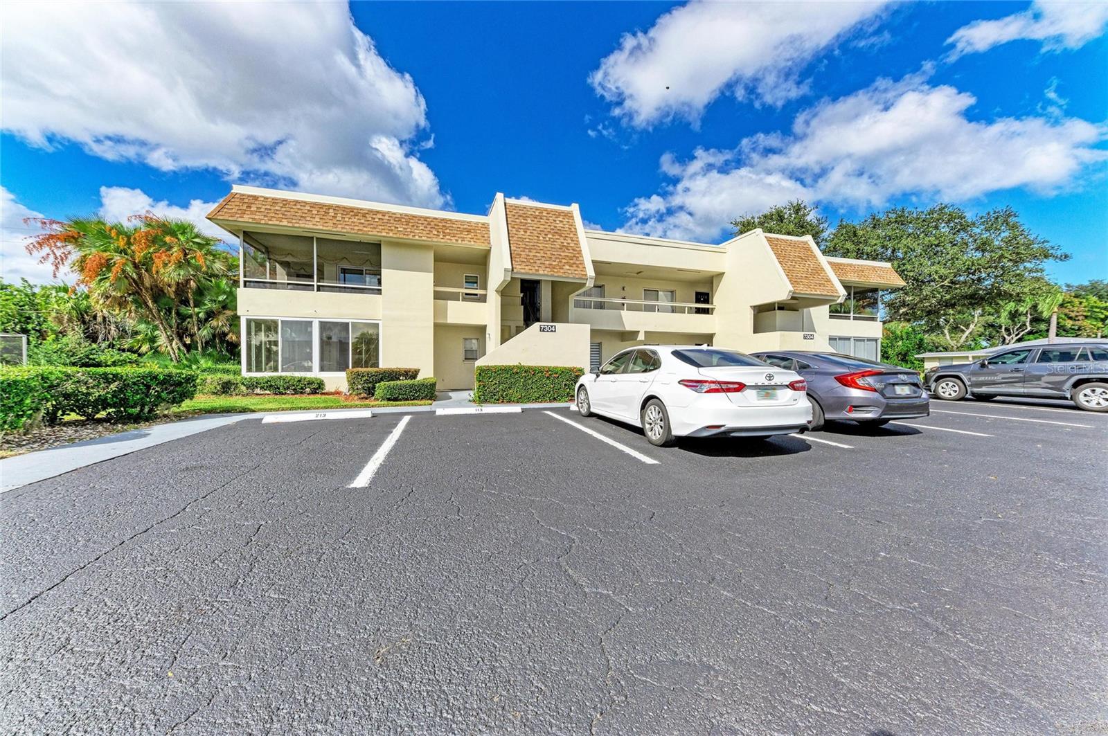 7304 W COUNTRY CLUB DR N #115 - Photo 1
