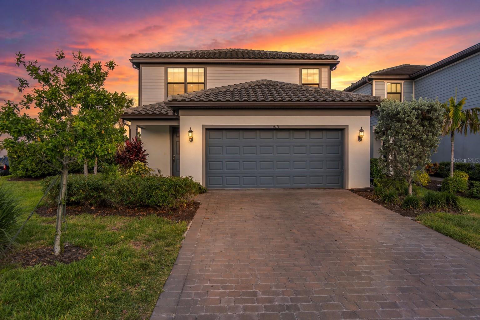 6111 BLUESTAR CT - Photo 1