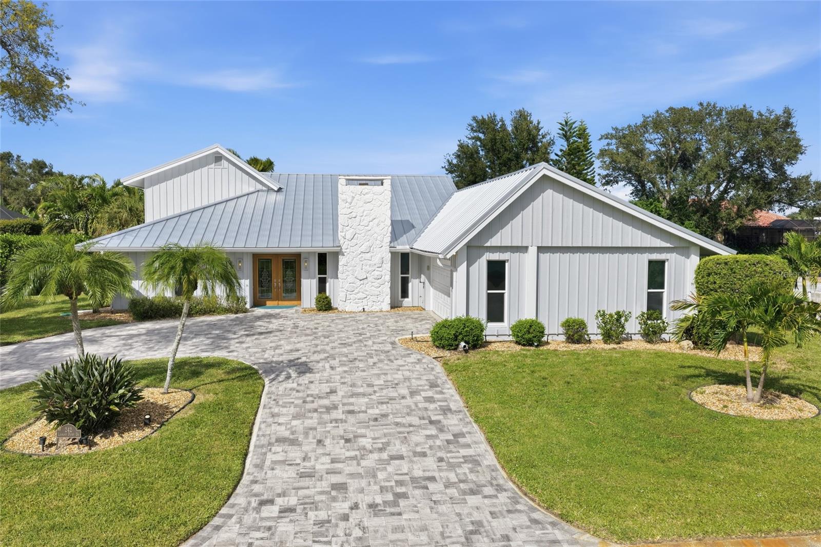 242 LOOKOUT POINT DR - Photo 1