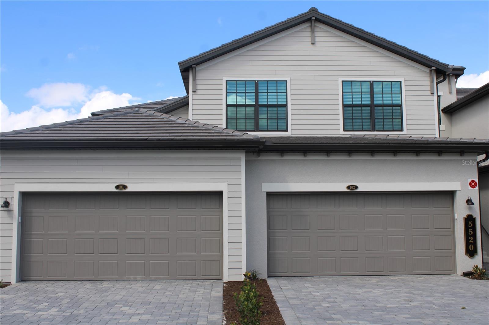 5520 SUMMIT PT #101 - Photo 1