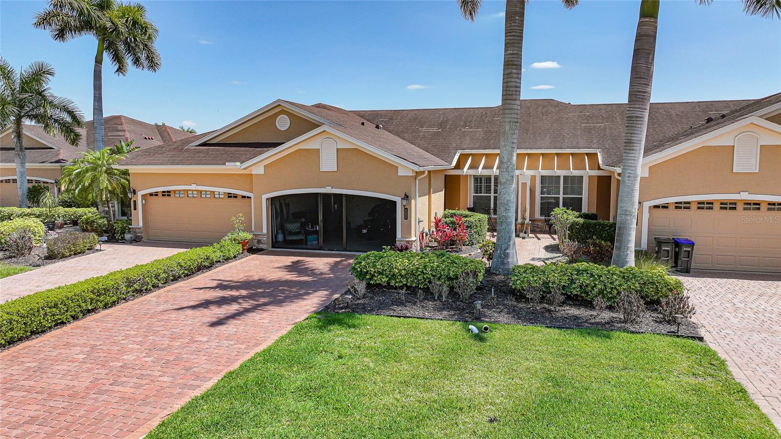 4691 TURNBERRY CIR - Photo 1