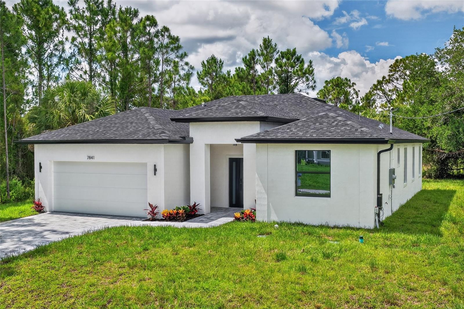 7841 SONTAG AVE - Photo 1