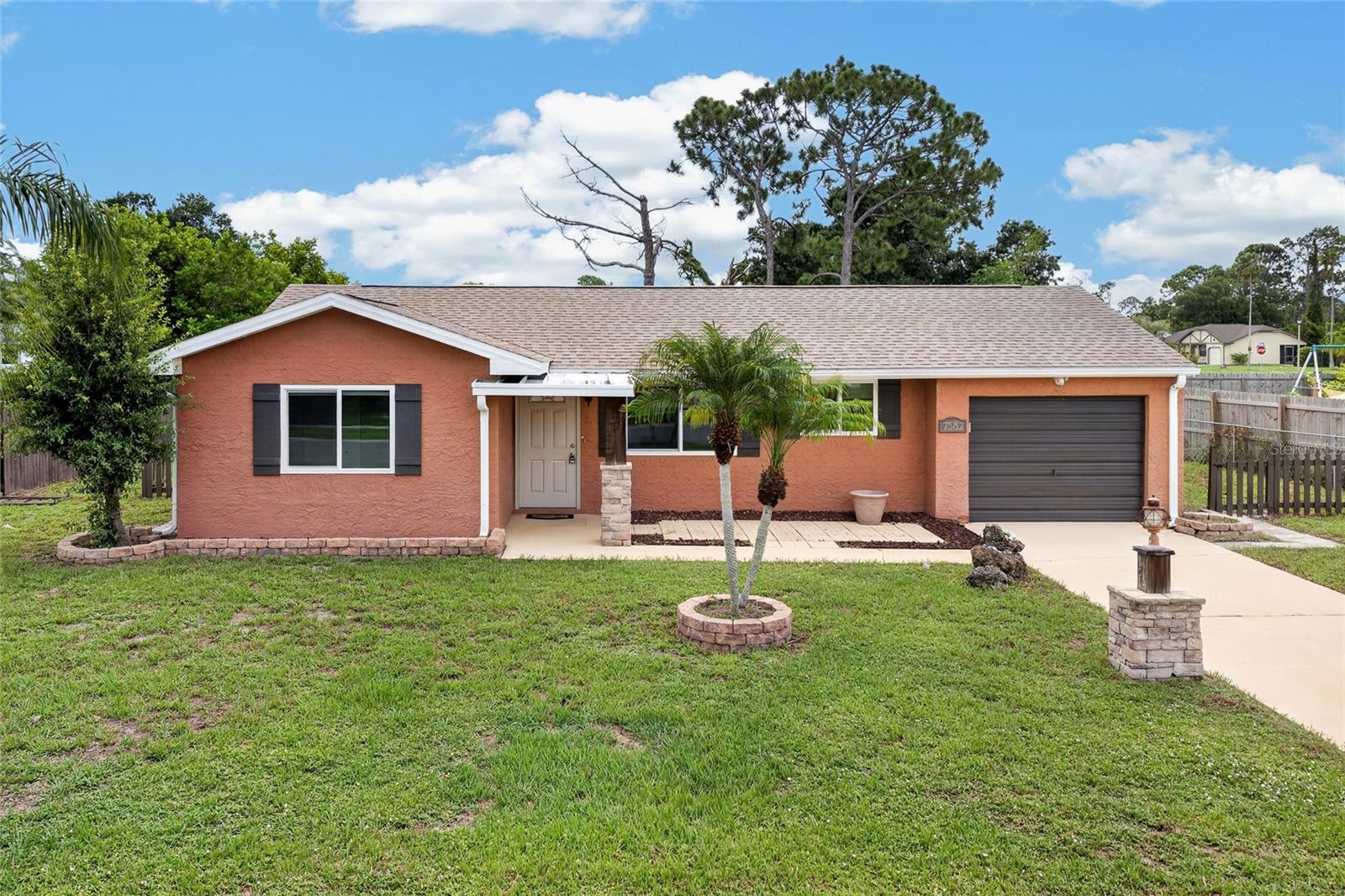 7582 LYNCREST ST - Photo 1