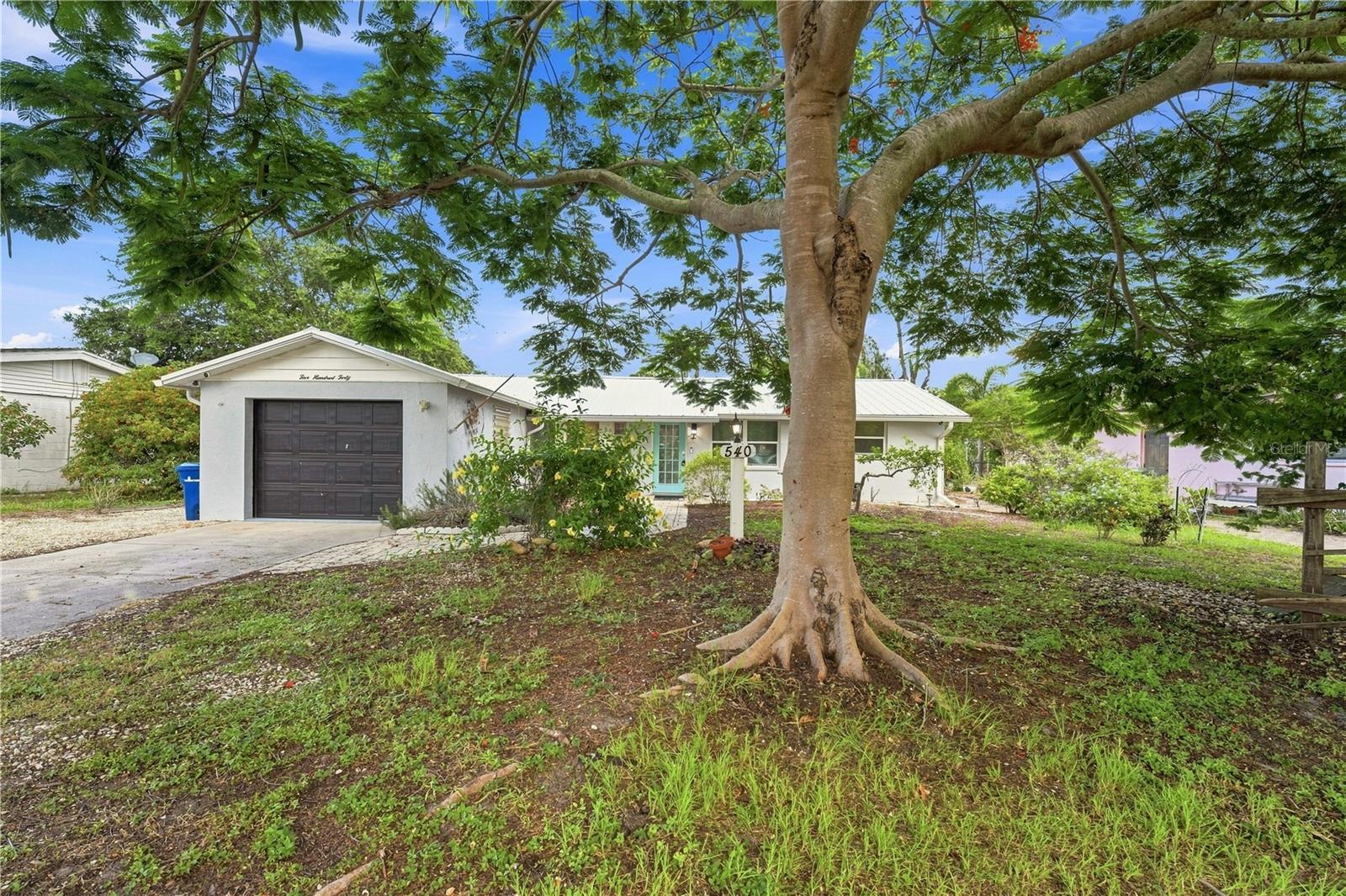 540 BLACKBURN ST - Photo 1