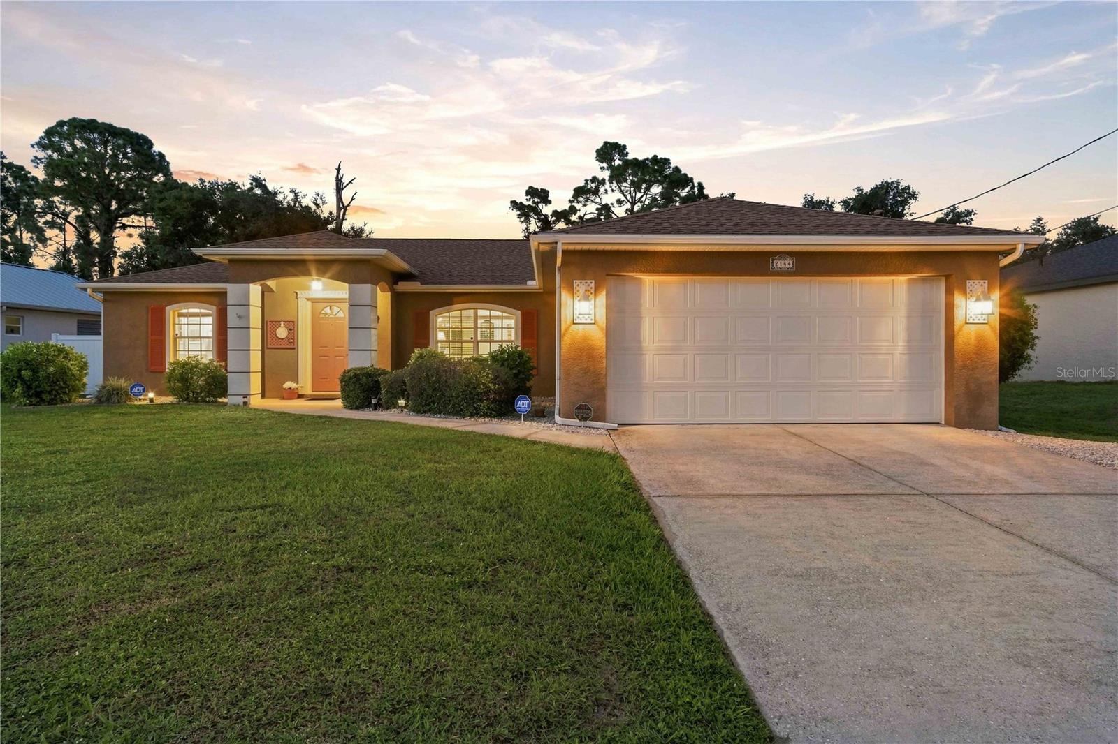 2144 SMYER AVE - Photo 1