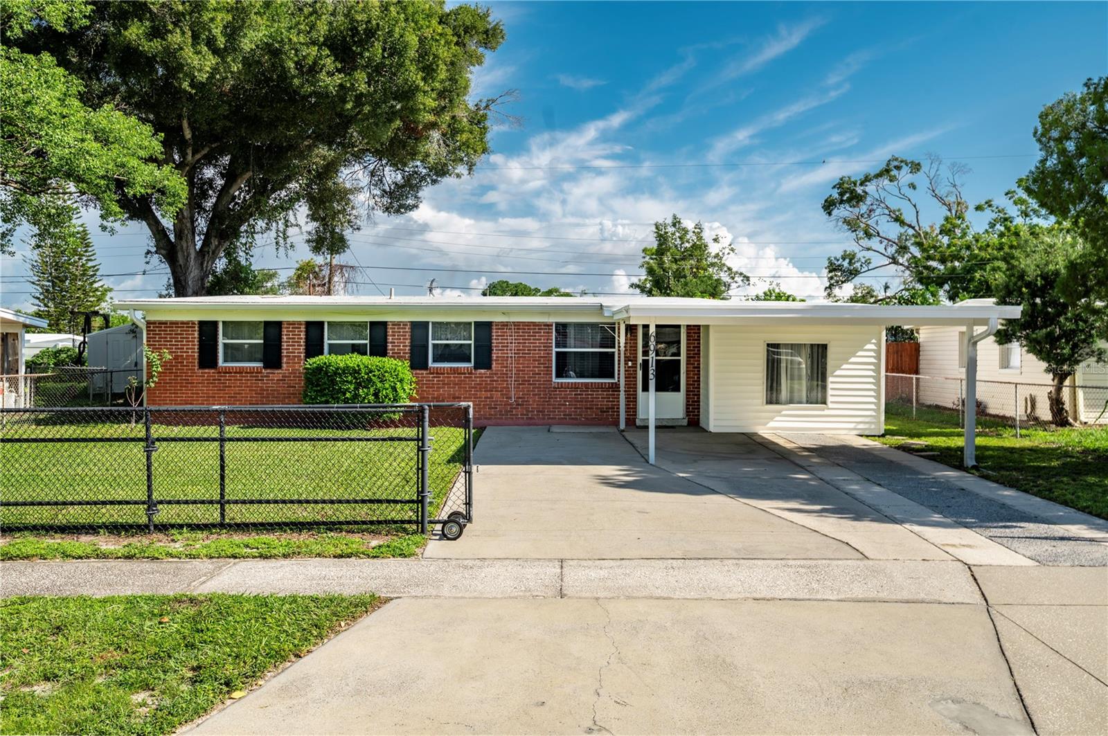 6913 W CLIFTON ST - Photo 1