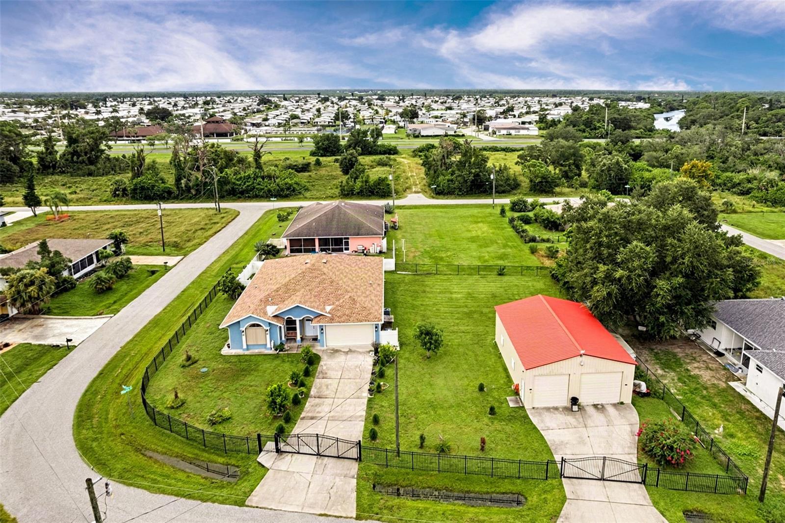 102 BAYAMO DR - Photo 1