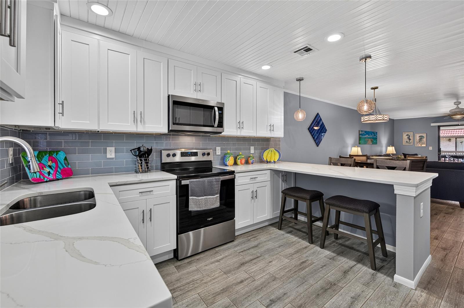 1634 STICKNEY POINT RD #34-202 - Photo 1