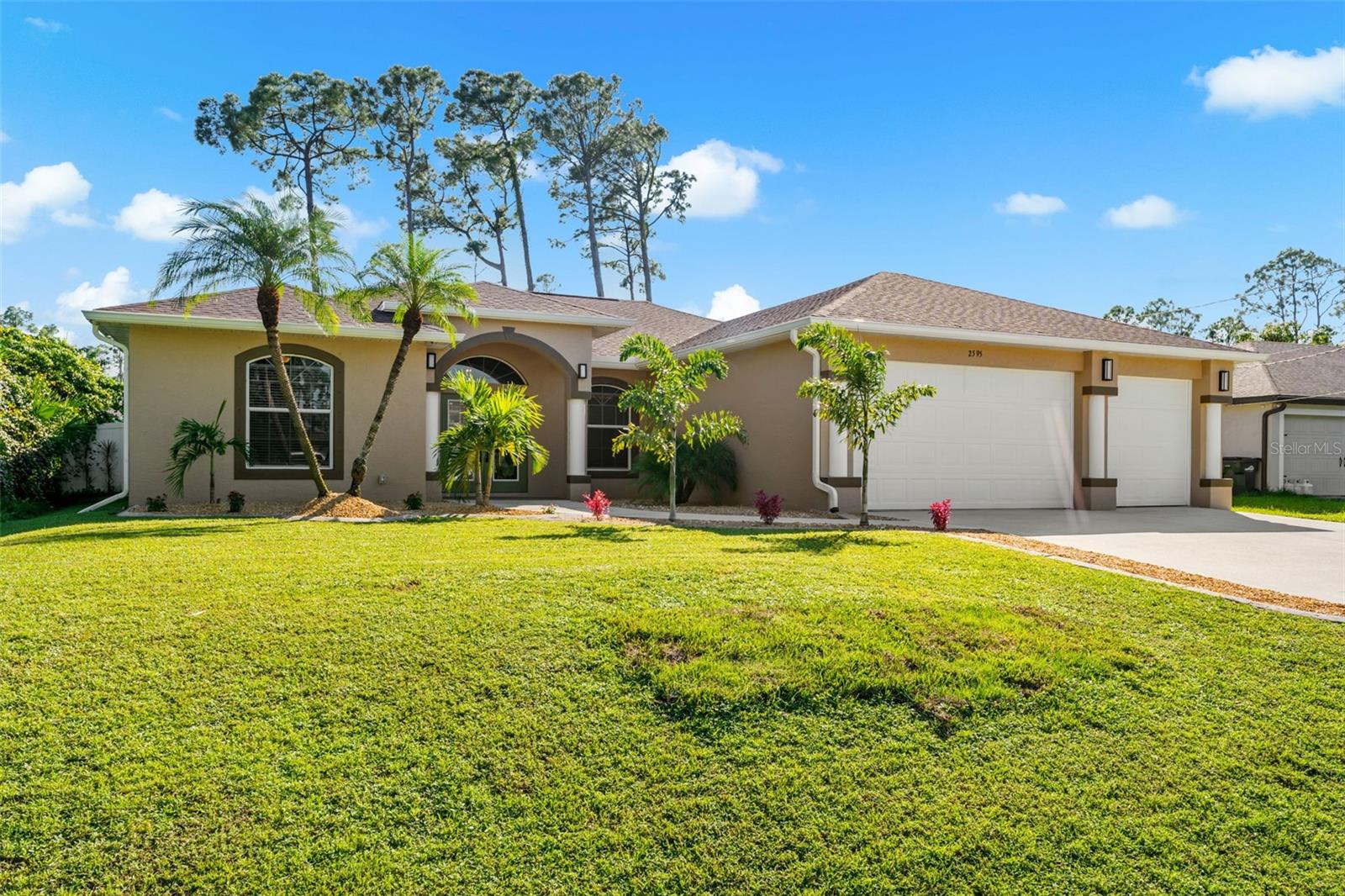 2595 ROLLING RD - Photo 1