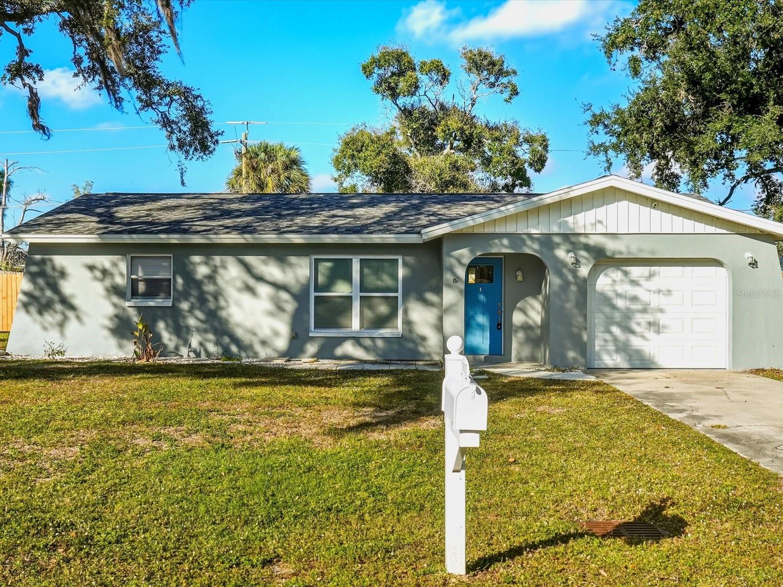 1017 ROSEDALE RD - Photo 1