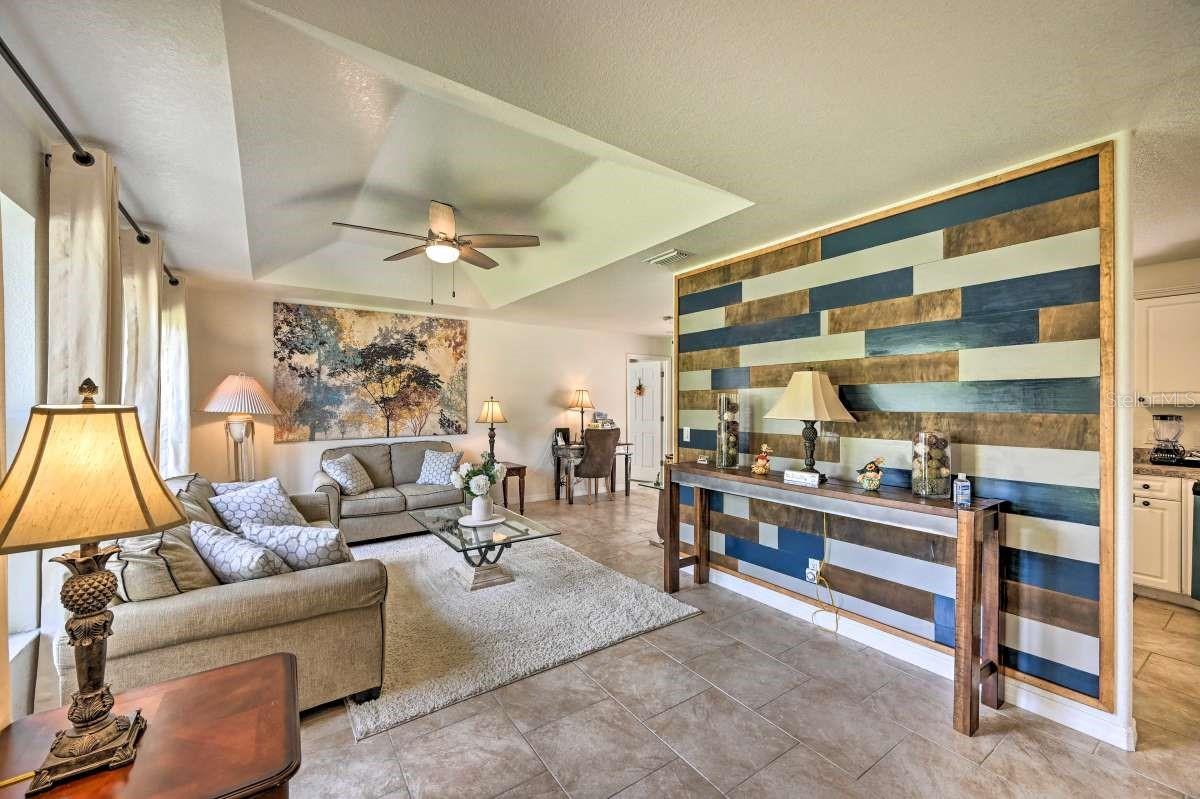 5378 DUNSMUIR RD - Photo 1