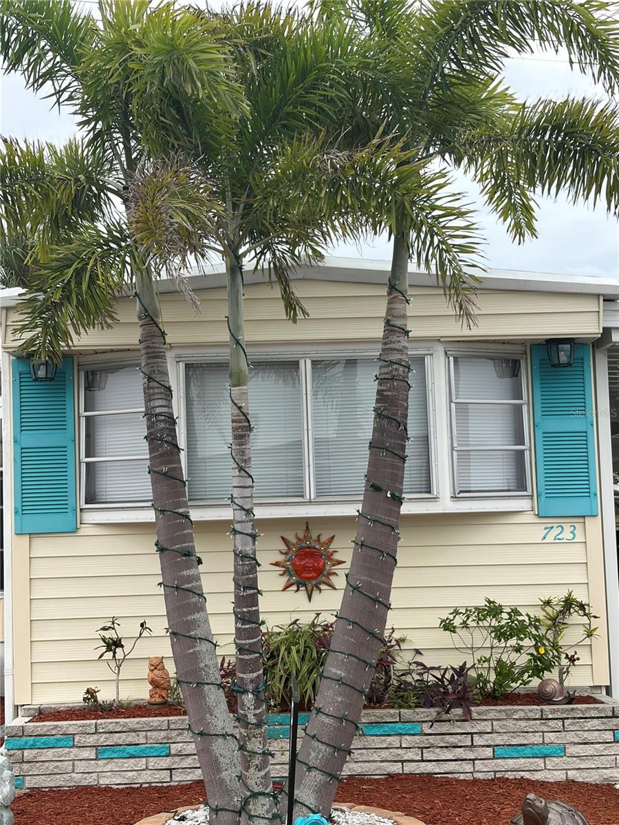723 ROMA RD - Photo 1