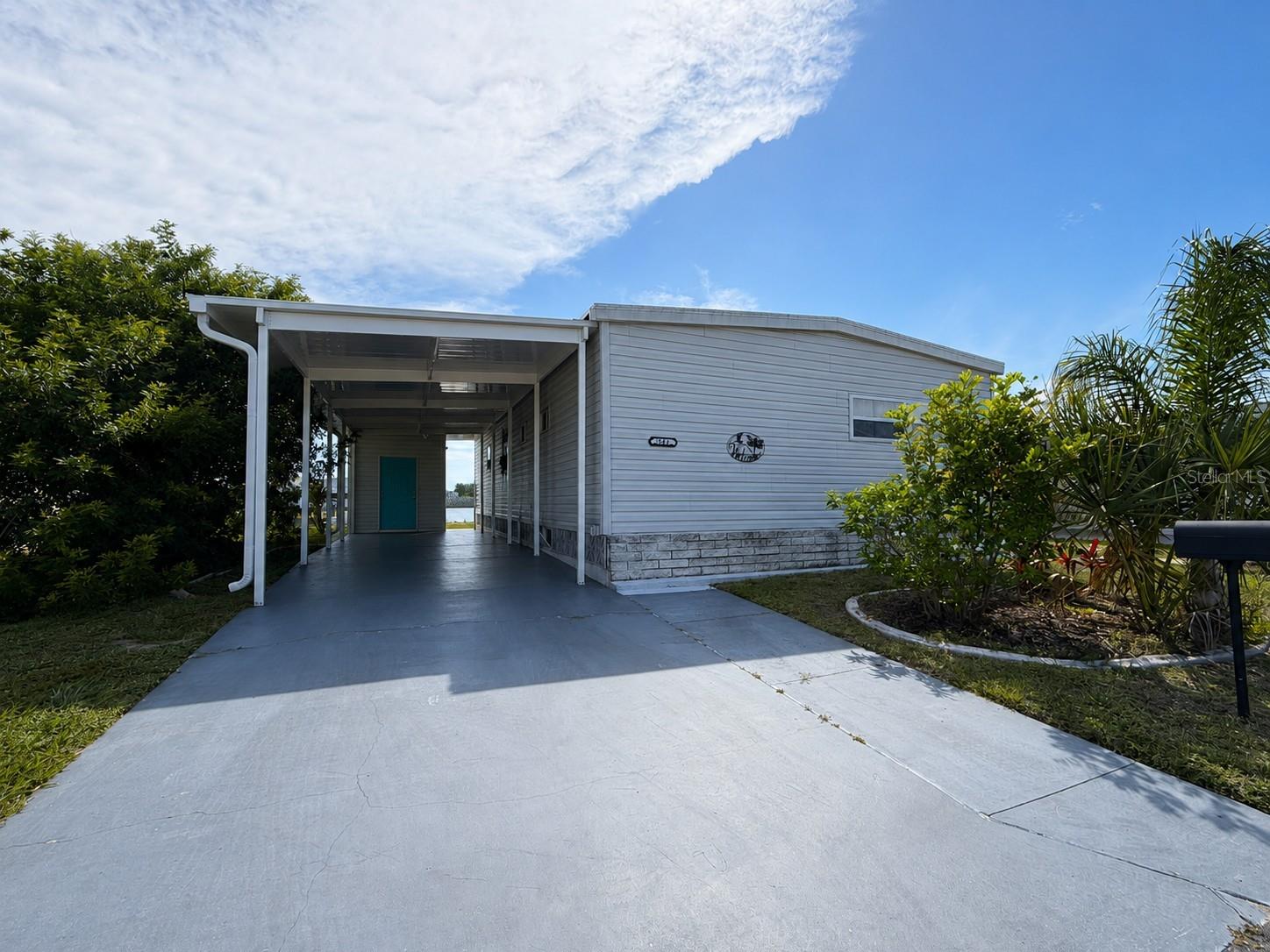 542 TAMPICO DR - Photo 1