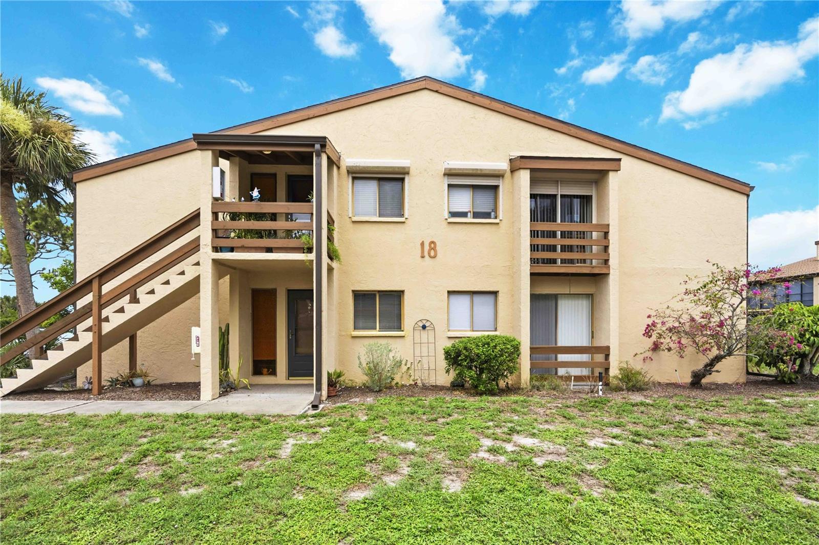 18 QUAILS RUN BLVD #18202 - Photo 1