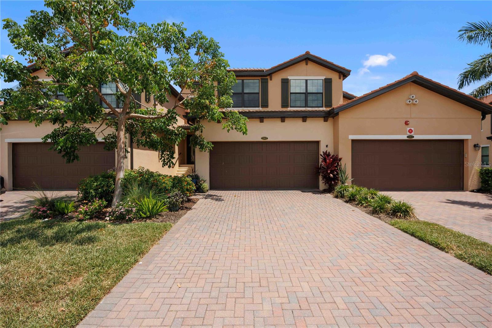 10821 TARFLOWER DR #202 - Photo 1