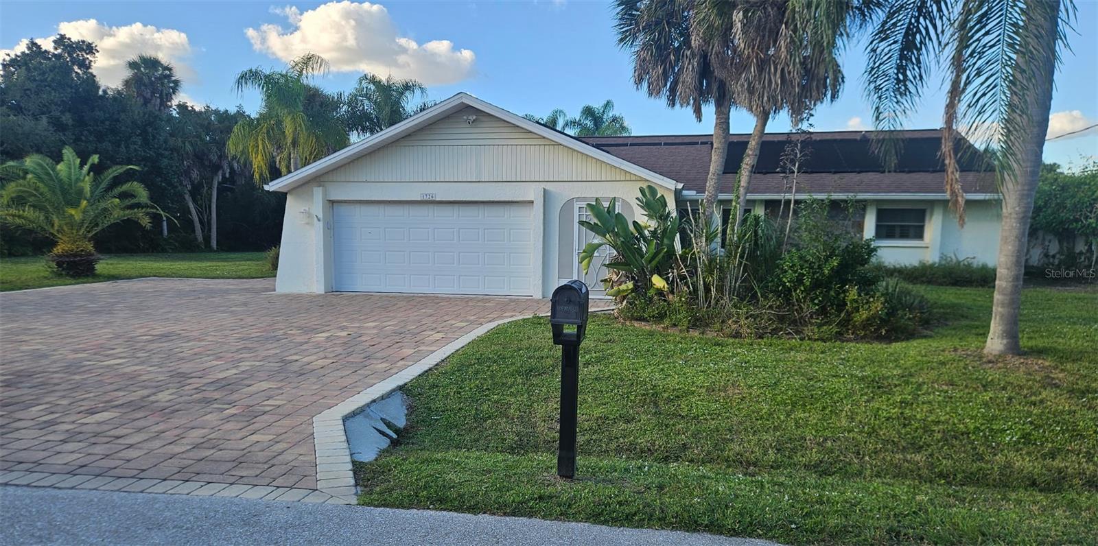 1726 FOSSIL DR - Photo 1