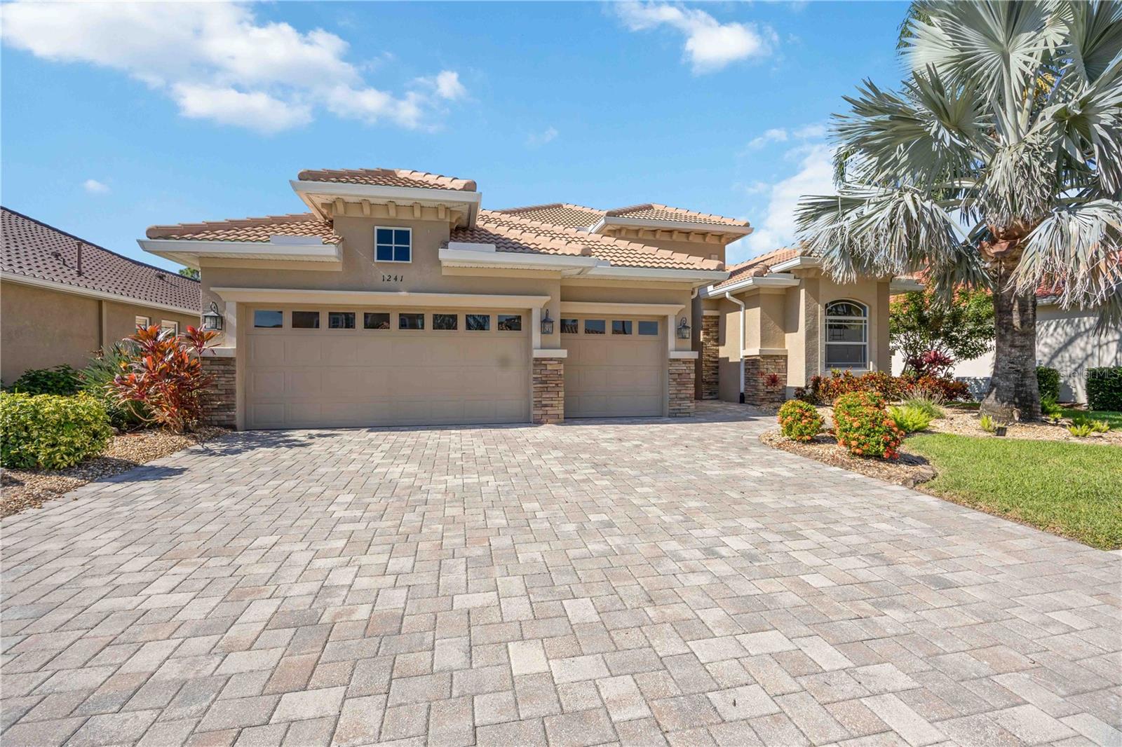 1241 CREEK NINE DR - Photo 1