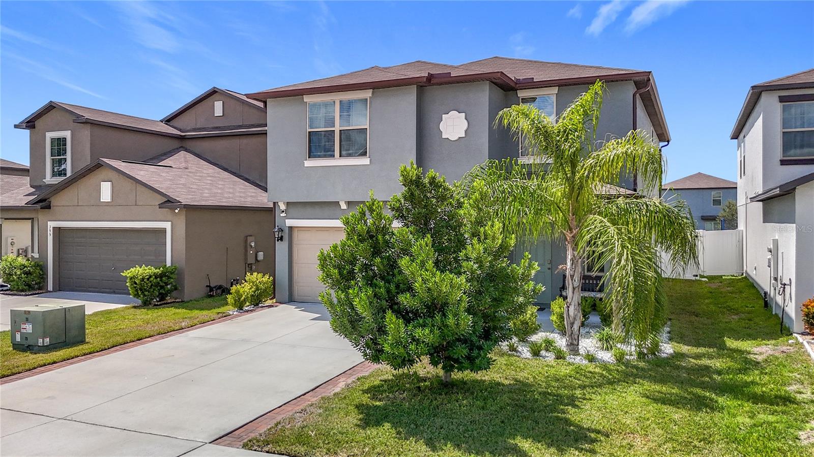 403 ARGYLL DR - Photo 1