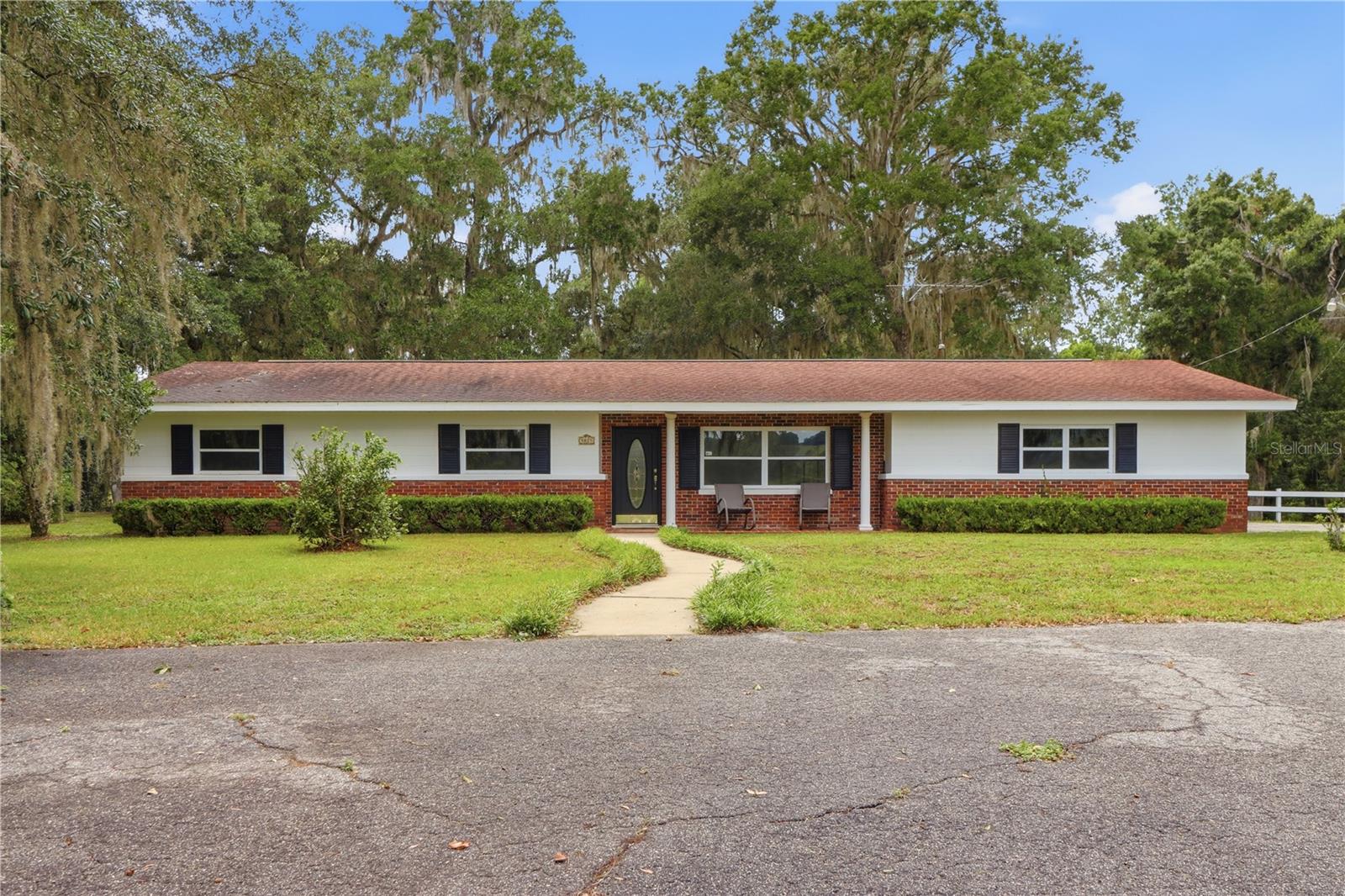 5025 BASEBALL POND RD - Photo 1