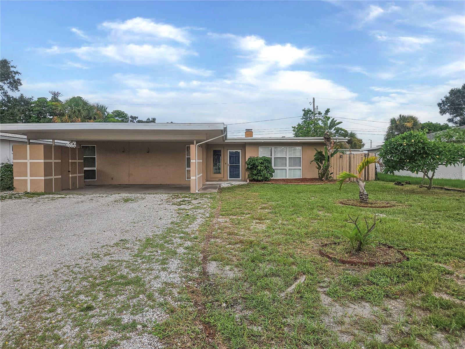 1820 LOMBARDY DR - Photo 1