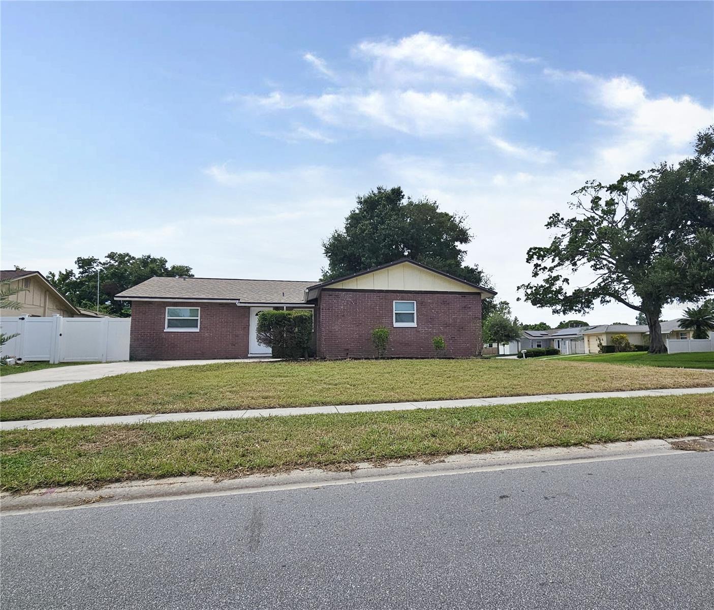 6092 BURCH ST N - Photo 1