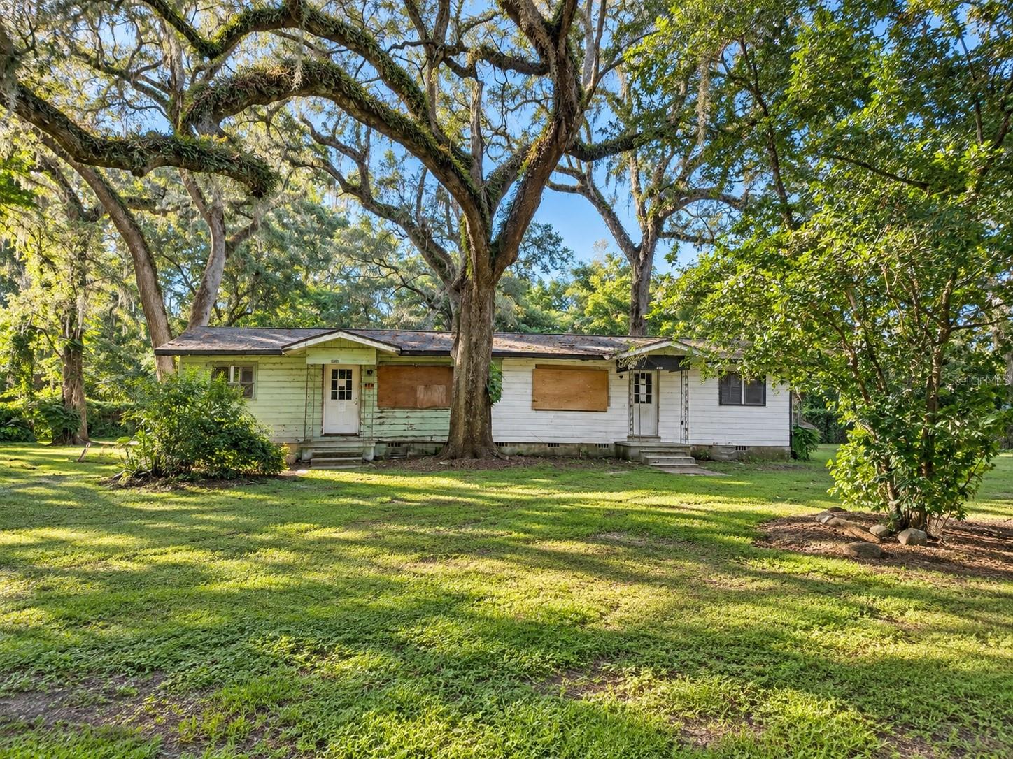 822 LIVE OAK DR - Photo 1