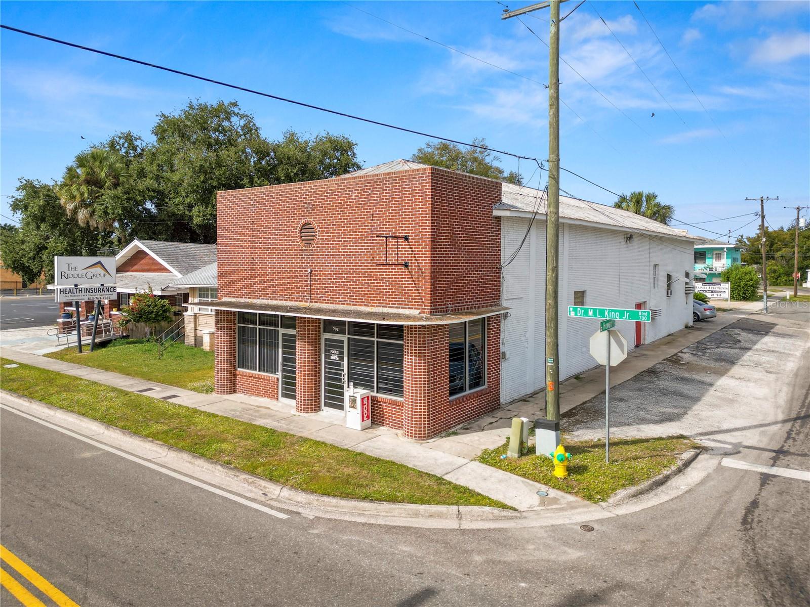 702 W DR MARTIN LUTHER KING JR BLVD - Photo 1