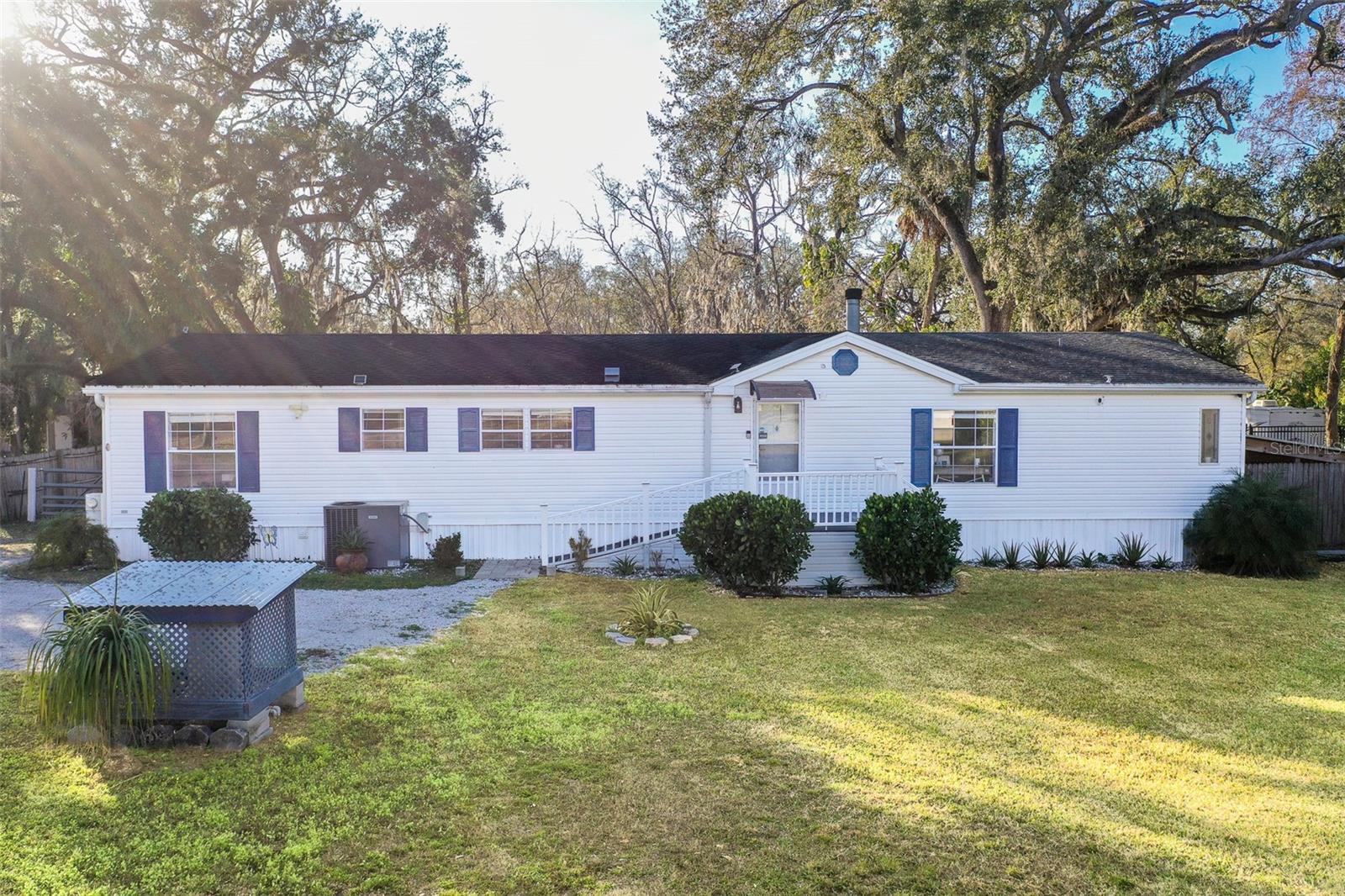 5028 CLEWIS AVE - Photo 1