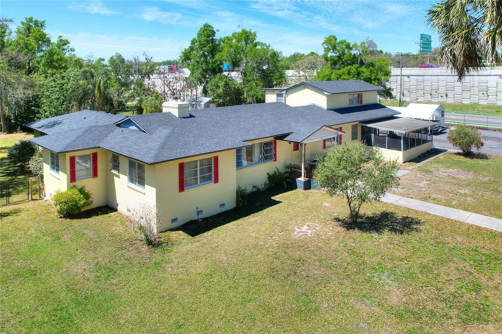 750 CHARLIE TAYLOR RD - Photo 1