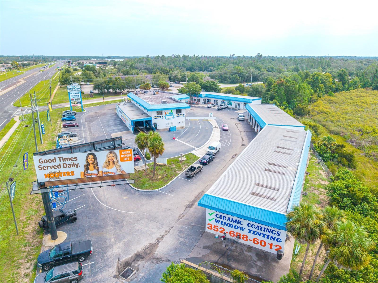 1108 COMMERCIAL WAY - Photo 1