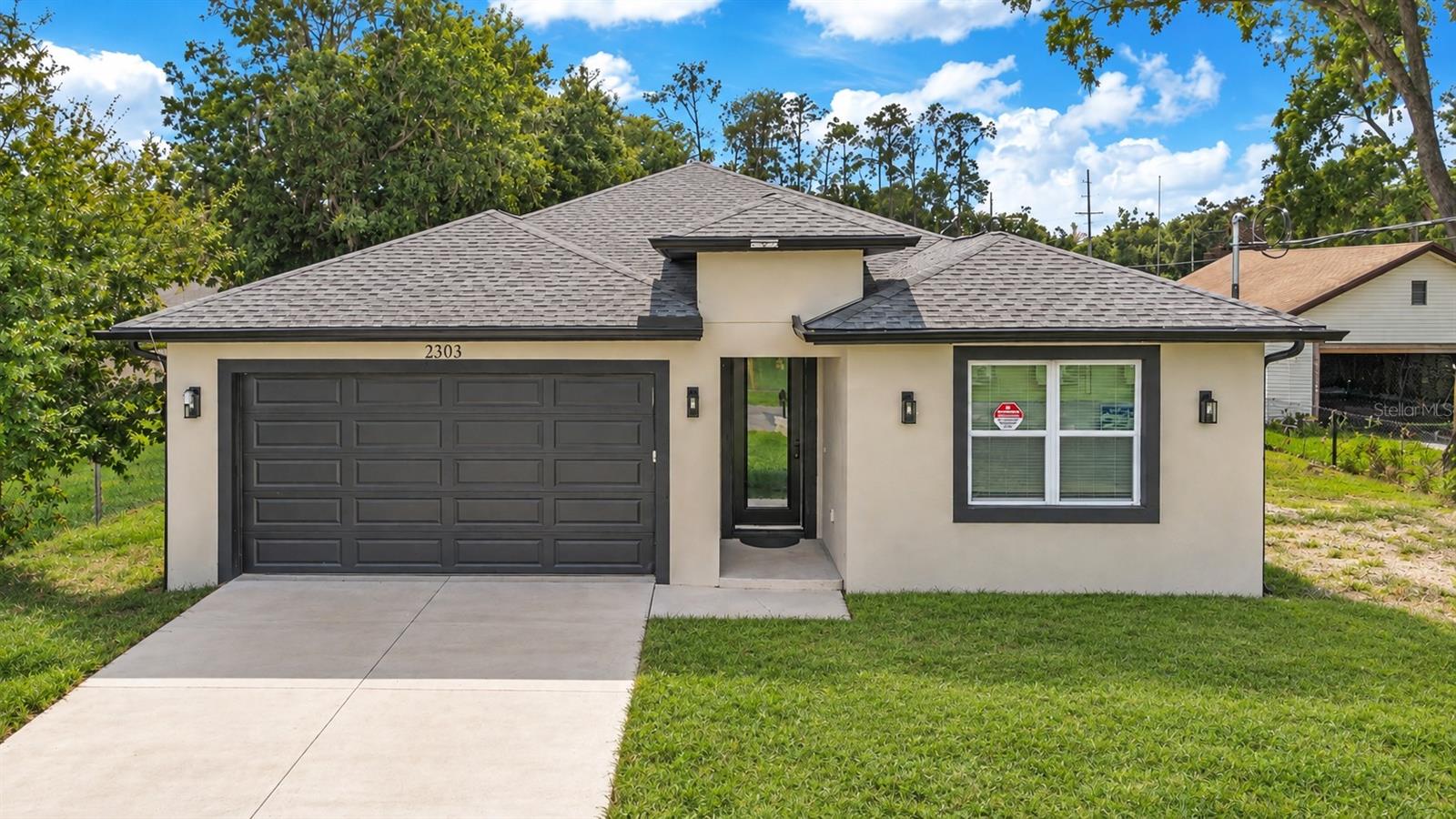 2203 W LOWRY AVE - Photo 1