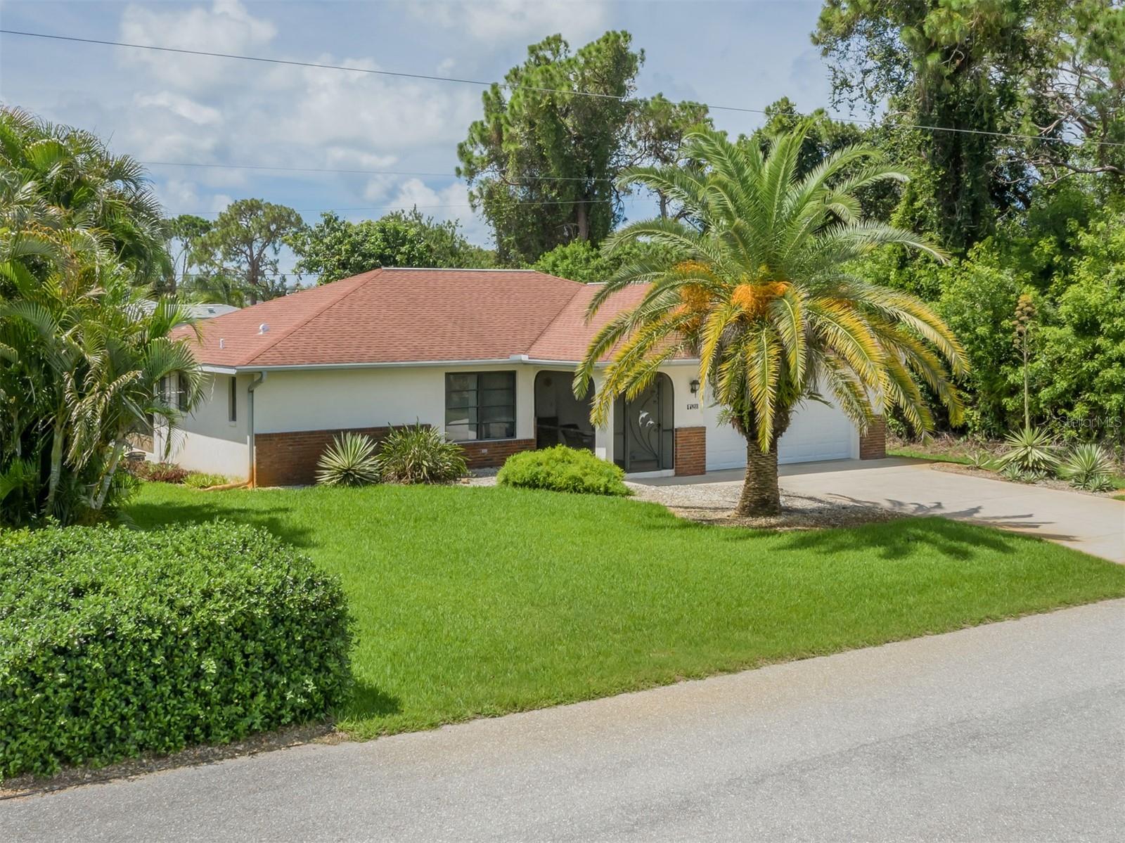 1211 SOUTHLAND RD - Photo 1