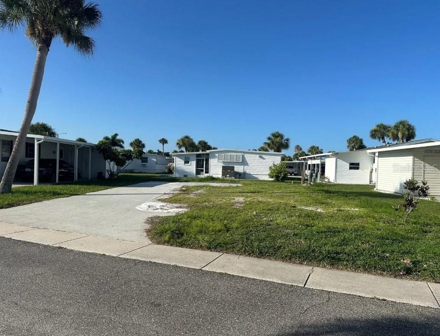 670 DELPHINIUM DR - Photo 1
