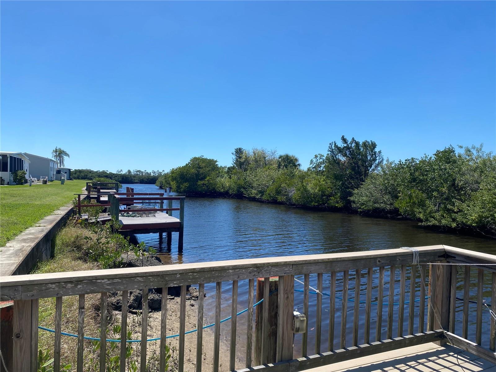 724 BLACKBURN BLVD - Photo 1