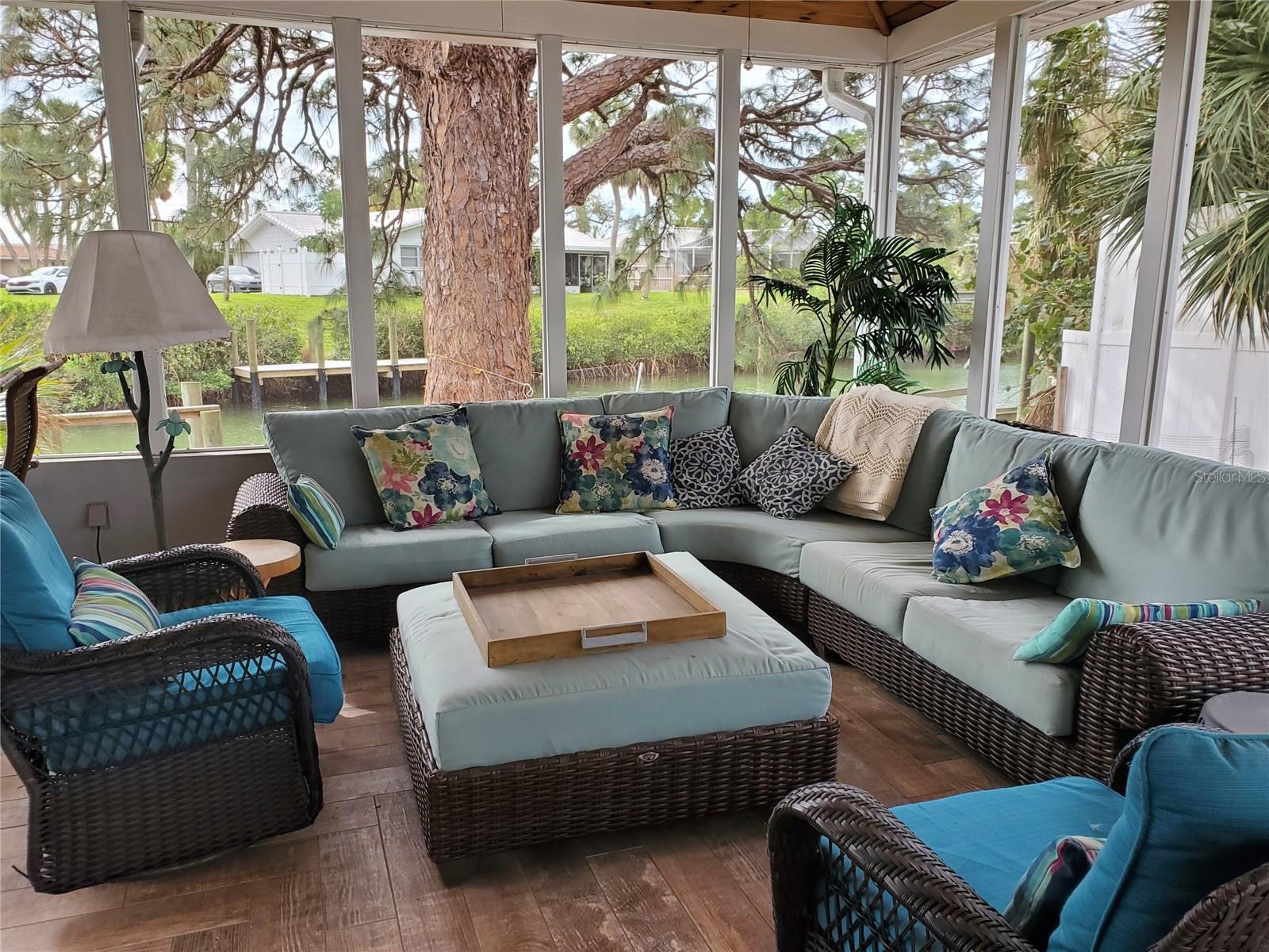 227 LYCHEE RD - Photo 1
