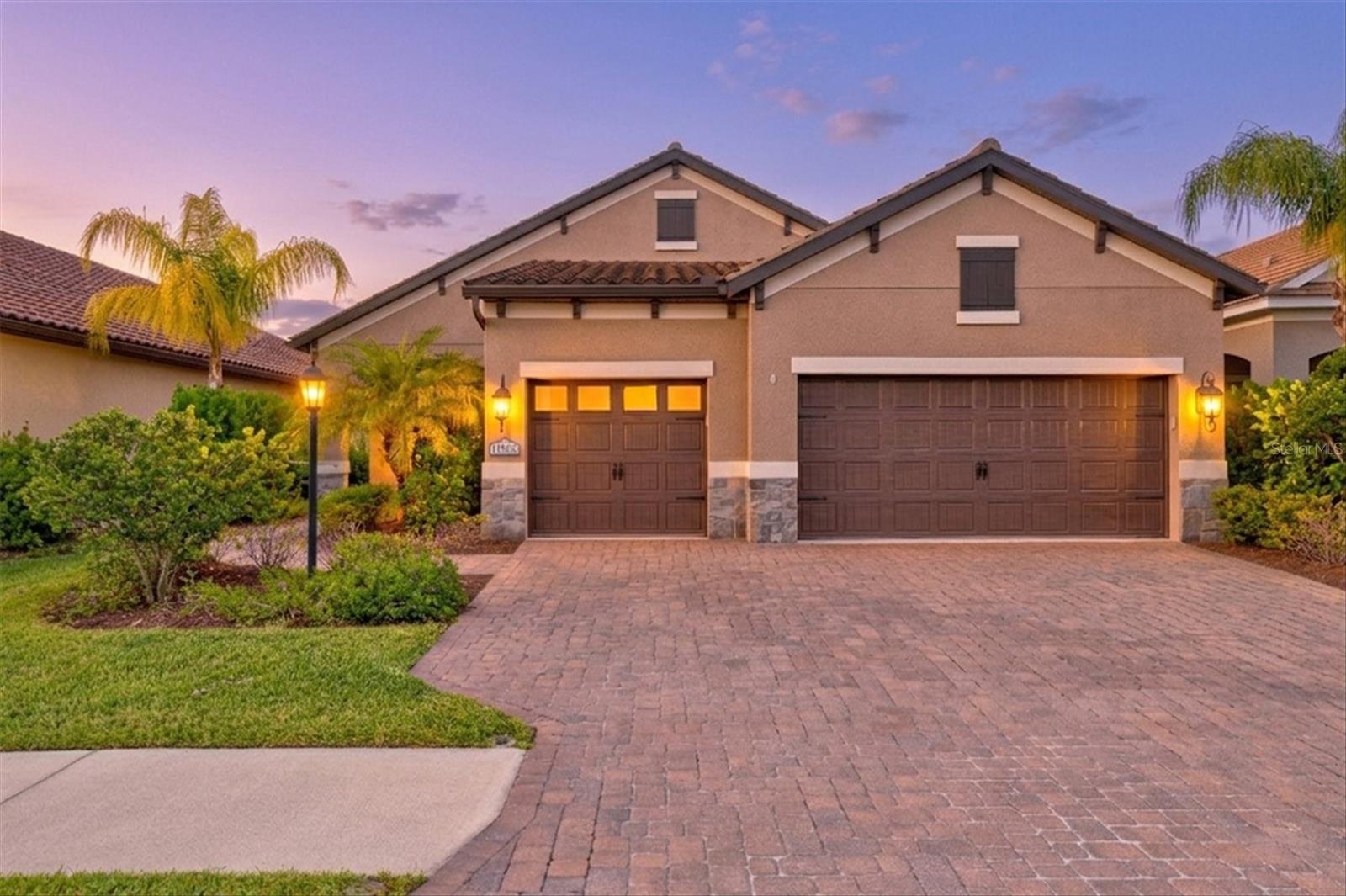 11876 HUNTERS CREEK RD - Photo 1