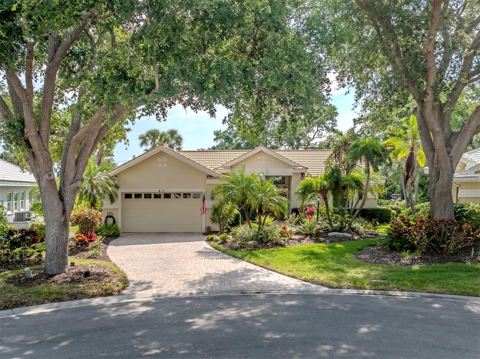 417 WELLINGTON CT - Photo 1